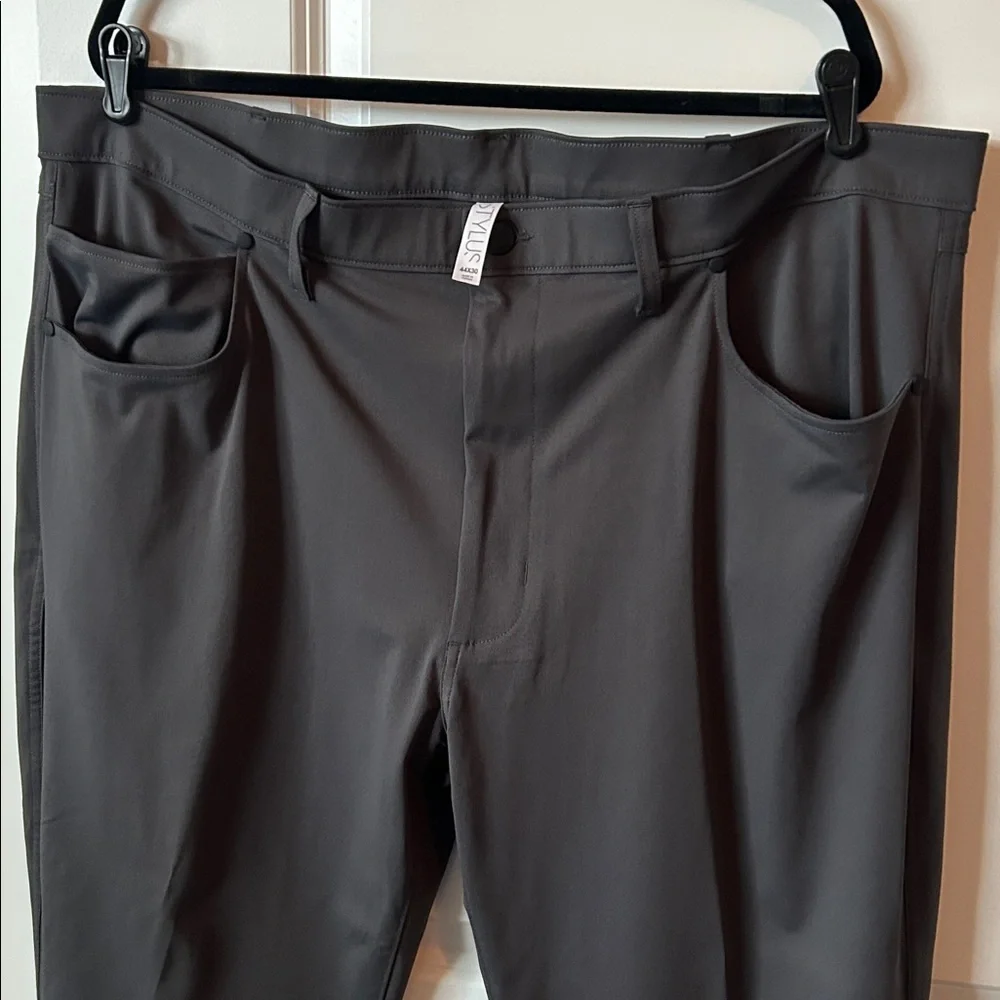 NWOT STYLUS Men's Sleek Black Dress Pants size 44